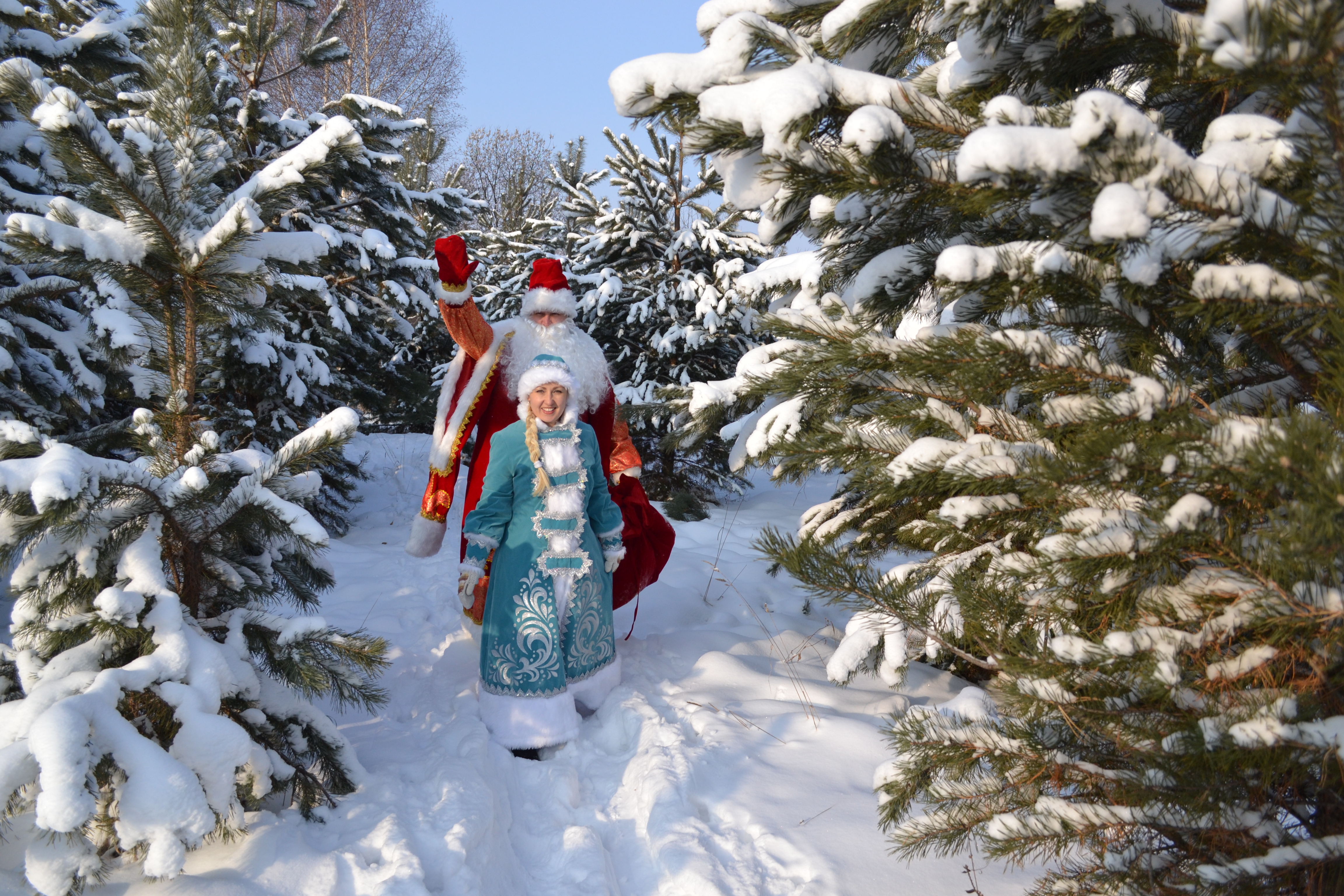 Поздравление Капешного Деда Мороза и Снегурочки: описание